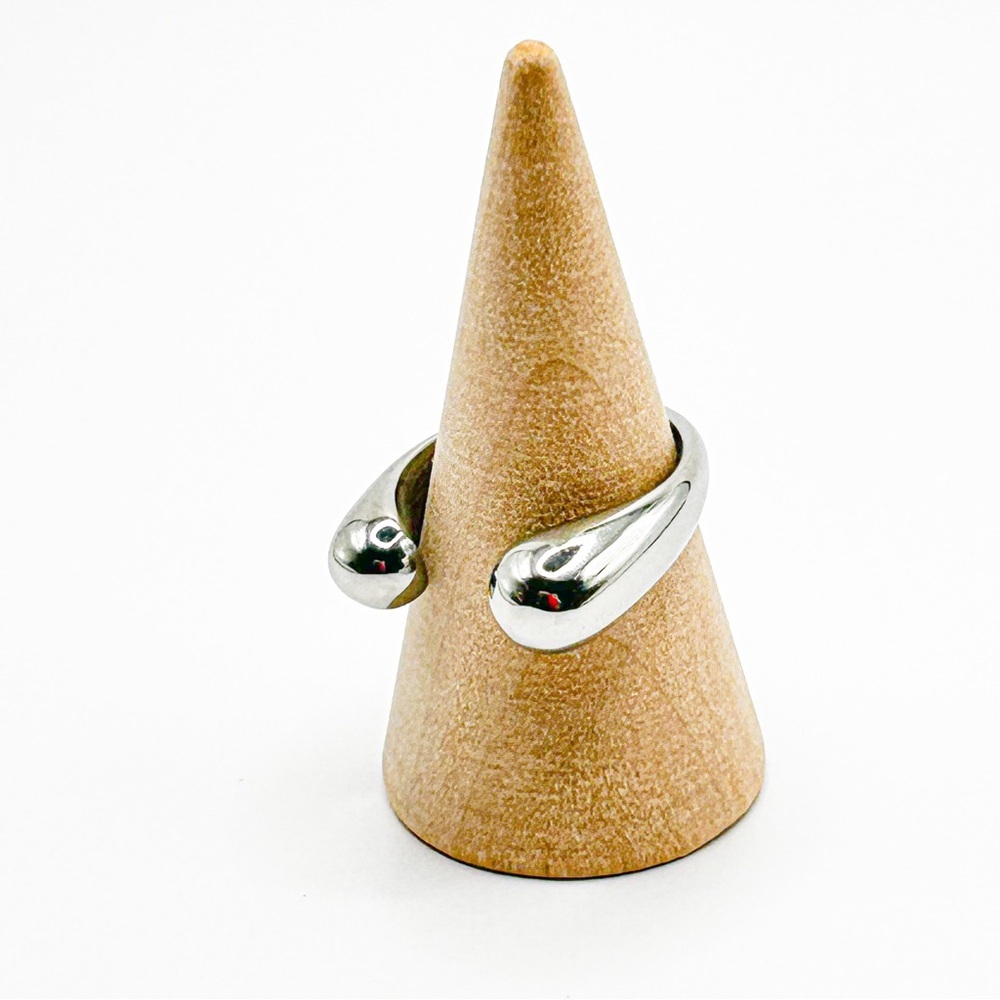 NWOT Droplets ring, stainless steel, adjustable